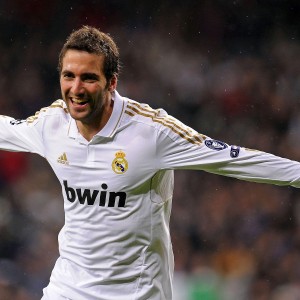 开云官网-德布劳内连续七场得分！美国队挑战极限书写体育新章，纪录之夜，德布劳内七连斩，美国队极限突破共铸新章